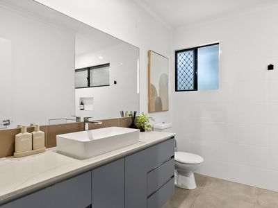 26-28 Evergreen Street, Clifton Beach