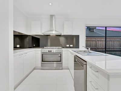 11 Grande Belmond Avenue , Clyde