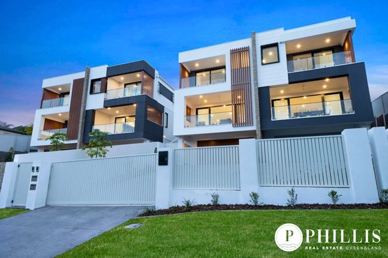 2 / 8 Thelma Avenue, Biggera Waters
