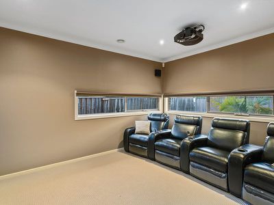 10 Mandalay Court, Point Cook