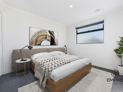 7 Pump House Crescent, Clyde