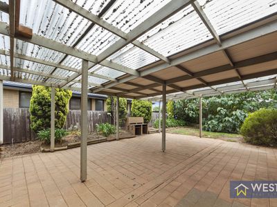 8 Terrabulla court , Werribee