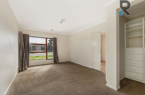 493 Grand Boulevard, Craigieburn