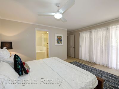 2 Honeyeater Court, Woodgate