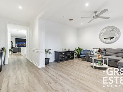 8 Kemsley Green, Cranbourne East