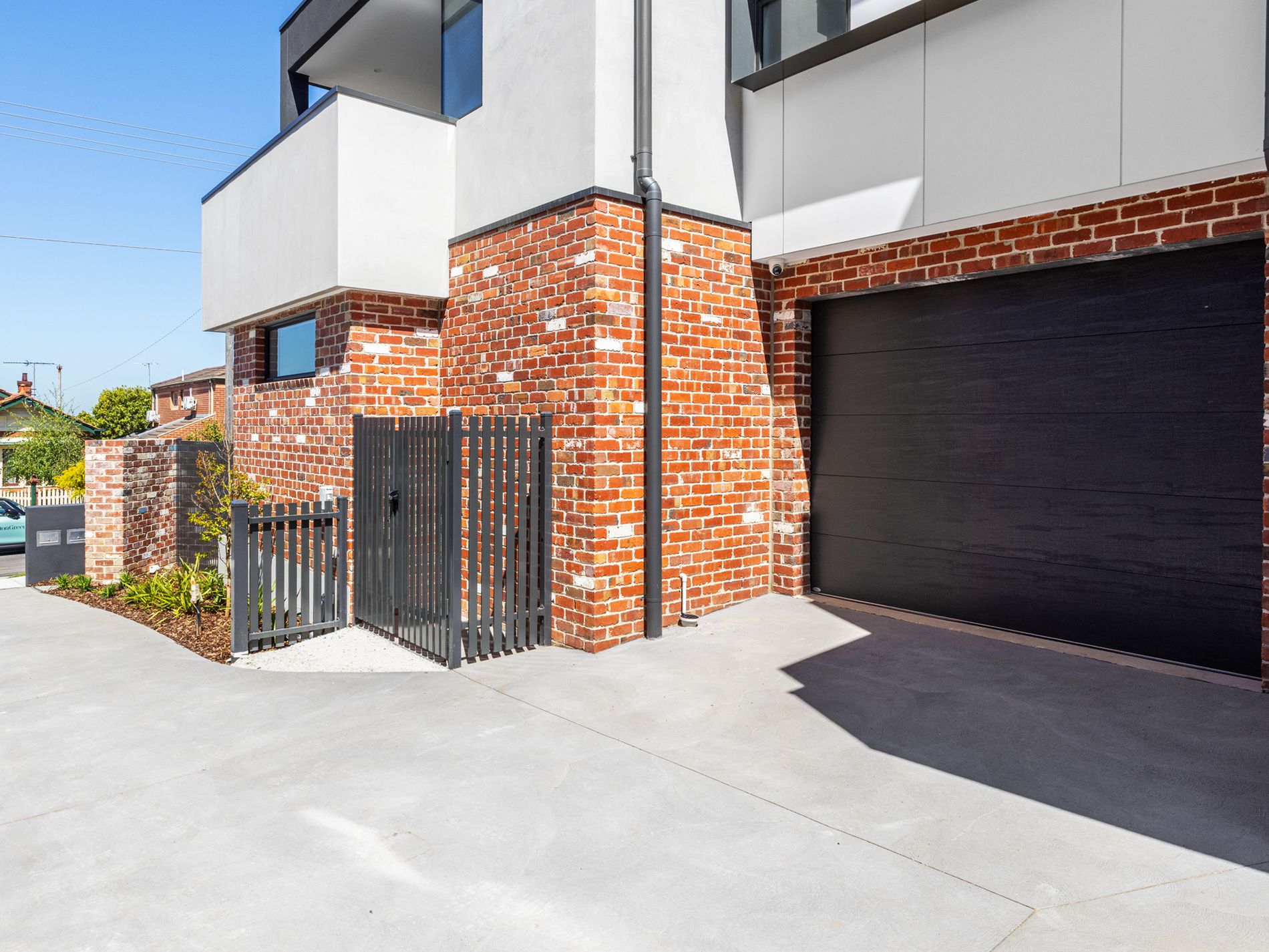 1 / 12 Irvine Crescent, Brunswick West