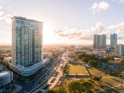 1004 / 1 Como Crescent, Southport