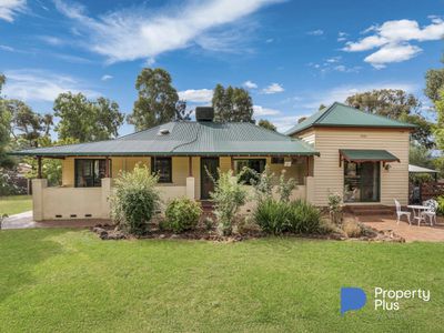 28 Calder Highway, Wedderburn
