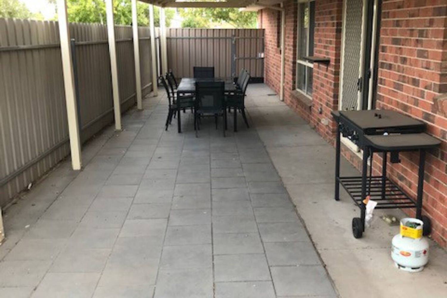 2 / 4 Mctavish Boulevard, Horsham