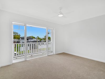 5 Park Ave, Broadbeach Waters
