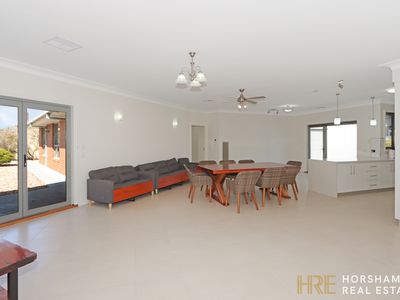 15 Fisher Square, Horsham