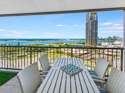 229 / 105 Scarborough Street, Southport