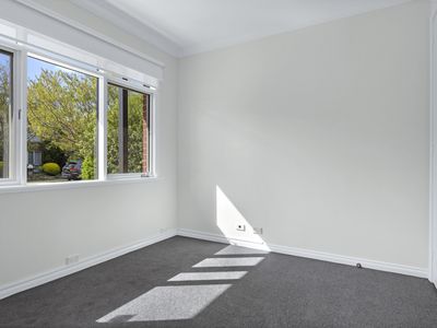 30 McGuire Crescent, Williamstown