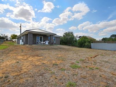 10 Howlong Rd, Rutherglen