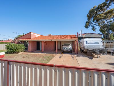 2 Rabbish Place, South Kalgoorlie