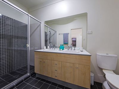 15 Hawksbury Crescent, Wakerley