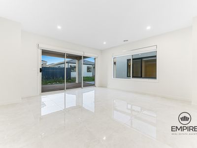119 Yeungroon Blvd, Clyde North