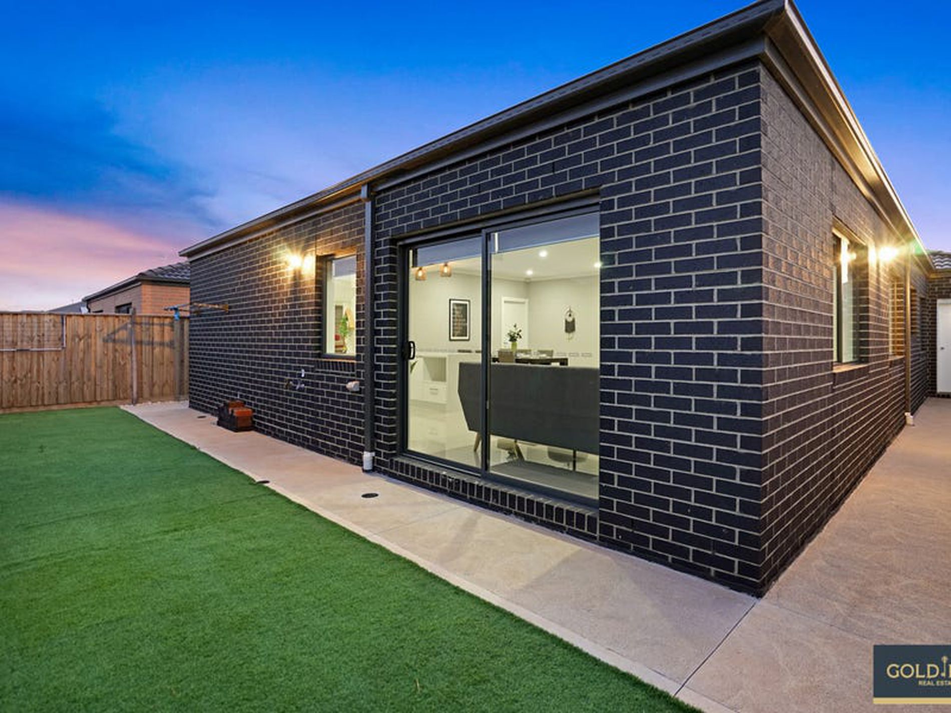 33 Lispenard Circuit, Point Cook