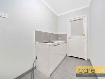 27 Joanne Way, Officer
