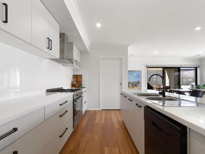 29 Swan Lake Drive, Sale