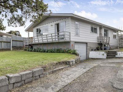 6 Yates Street, Otaki Beach