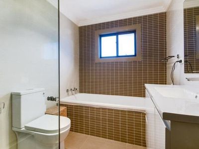 5 The Avenue, Mount Saint Thomas
