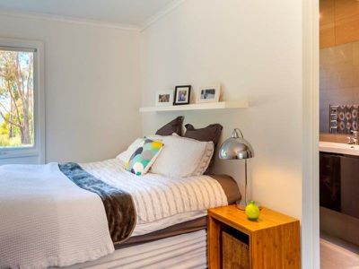6 Cheniston Road, Mount Macedon