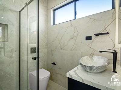 16 Sculptor Street, Box Hill