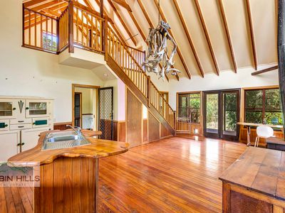 417 Davis Road, Jiggi