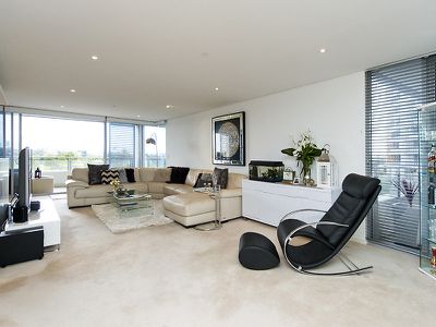 305 / 30 The Circus, Burswood