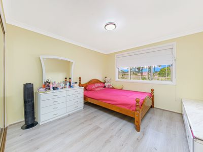 8 / 6 Lang Road, Casula