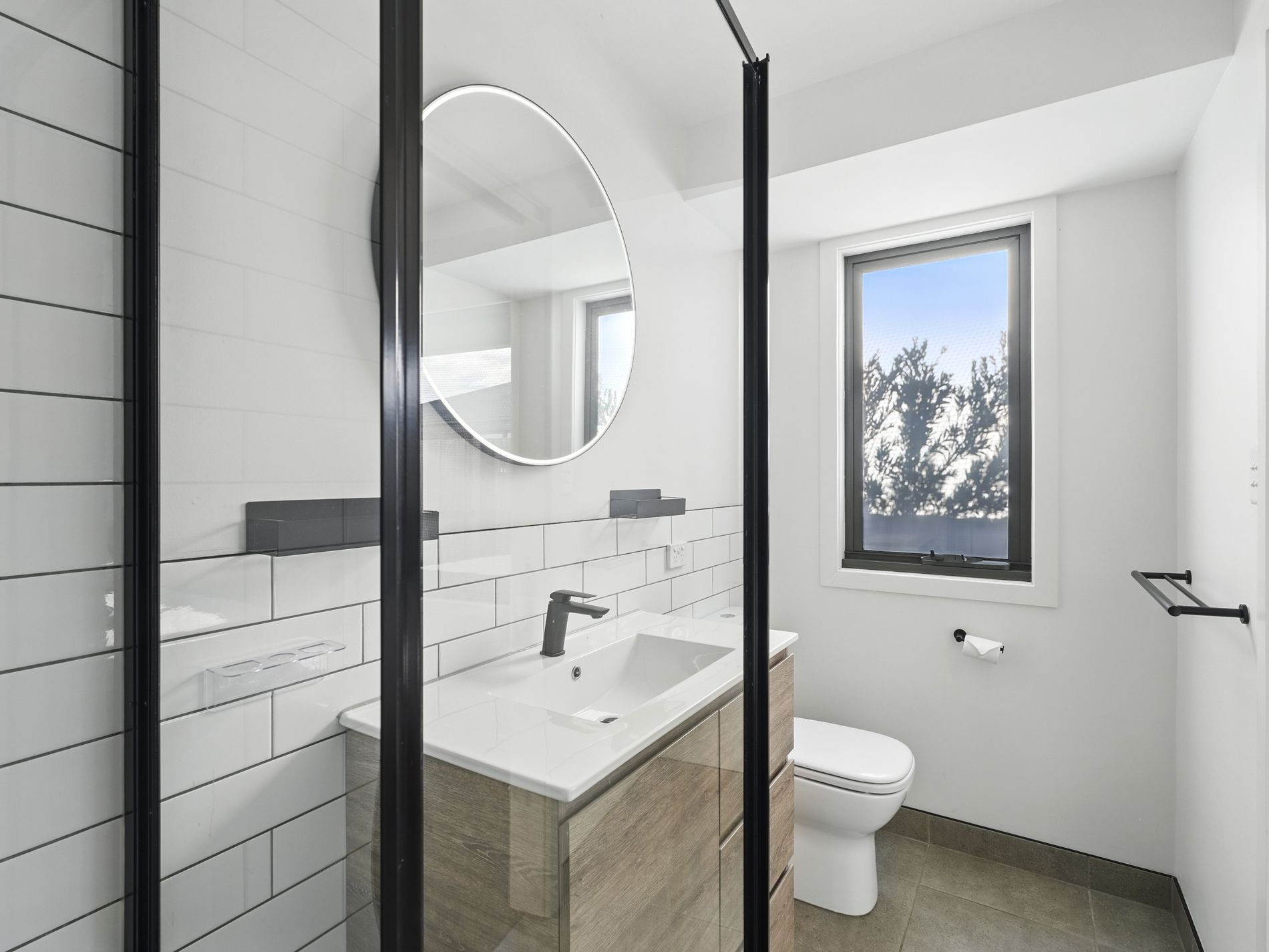 2 / 10 Curtain Court, Brighton