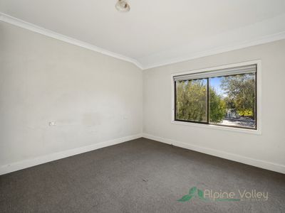 22 Lakeside Avenue, Mount Beauty