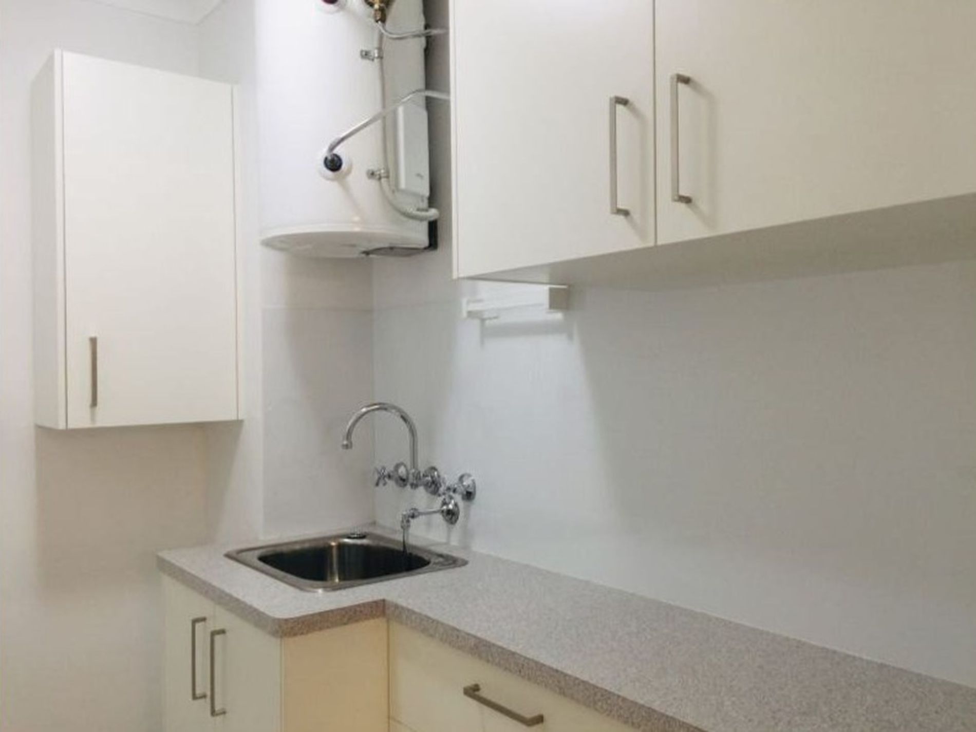 2 / 11 Chong Wee Avenue, Woolner