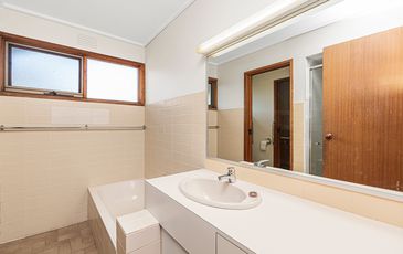 1 / 122 High Street, Berwick
