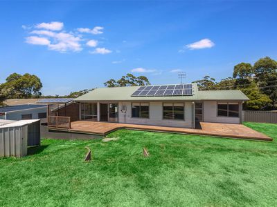 8 Weymouth Road, Lake Tabourie