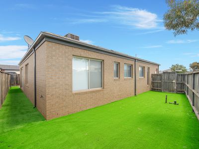 27 Tyler Crescent, Tarneit