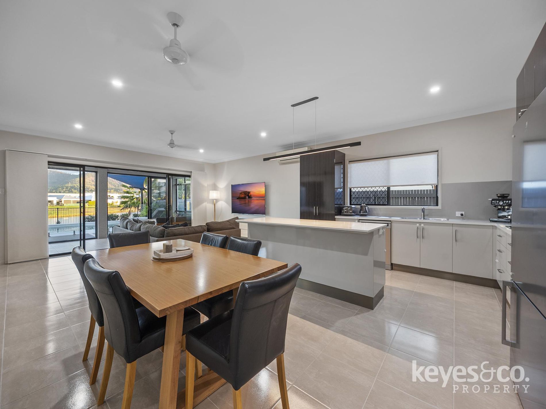 27 Broadwater Terrace, Idalia