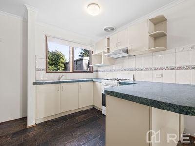 6 Bates Street, Cranbourne West