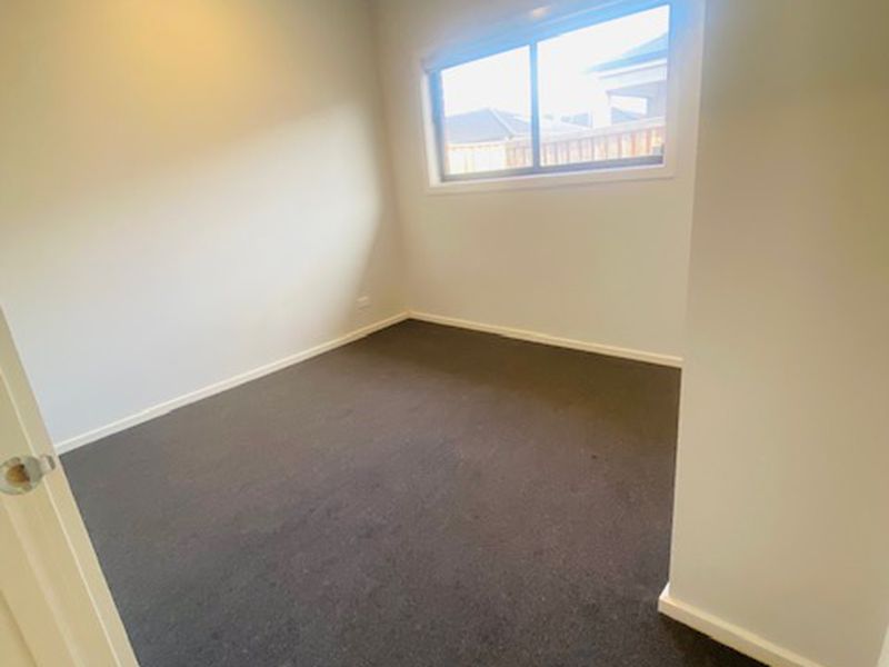 23 Chromite Circuit, Weir Views