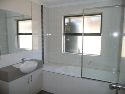 2 / 25 Deutgam Street, Werribee