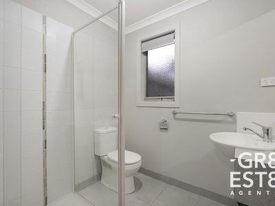 16 Crowe Avenue, Cranbourne West