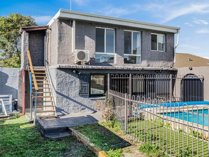 38 Palmerston Street, St James