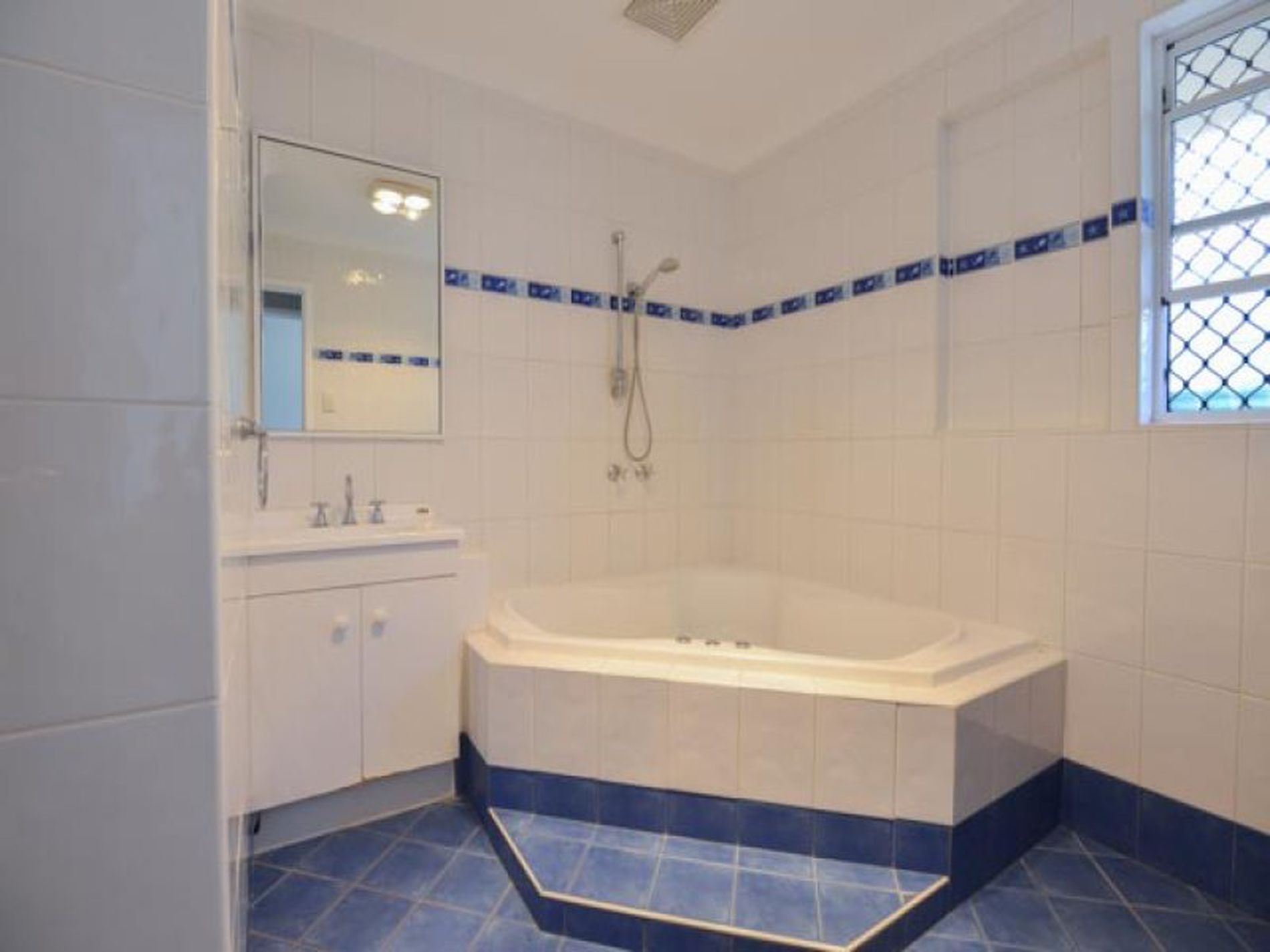 13 Hampden Street, Kalgoorlie