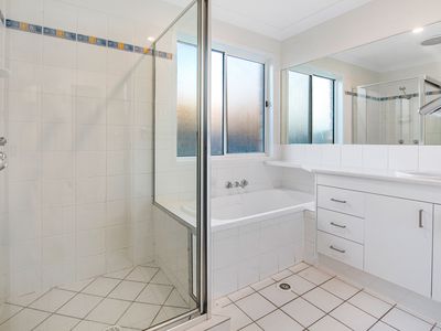 10 Nicola Way, Upper Coomera