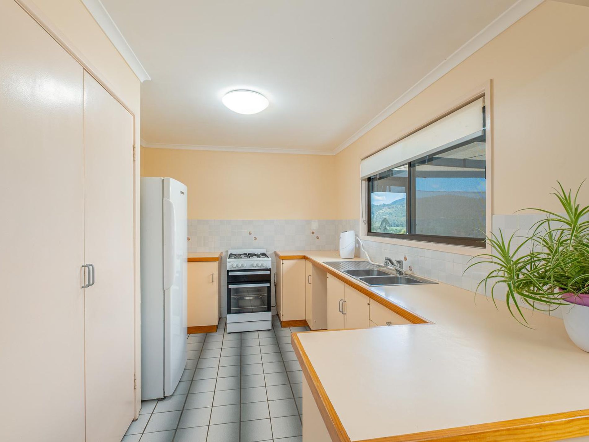 54 SUTTON ROAD, Coolabine