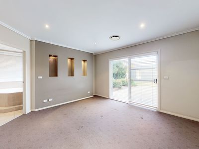 450 WHEELERS LANE, Dubbo