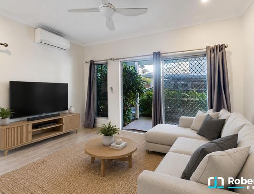 Modern Townhouse in Prime Location image 3 Modern Townhouse in Prime Location image 3