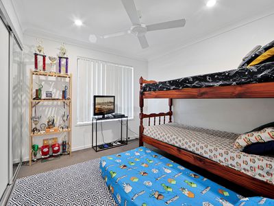 23 Sharp Crescent, Branyan