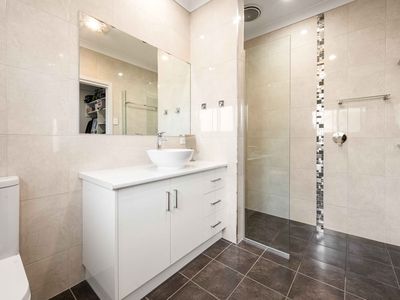 16 Mickail Court, Mount Gambier